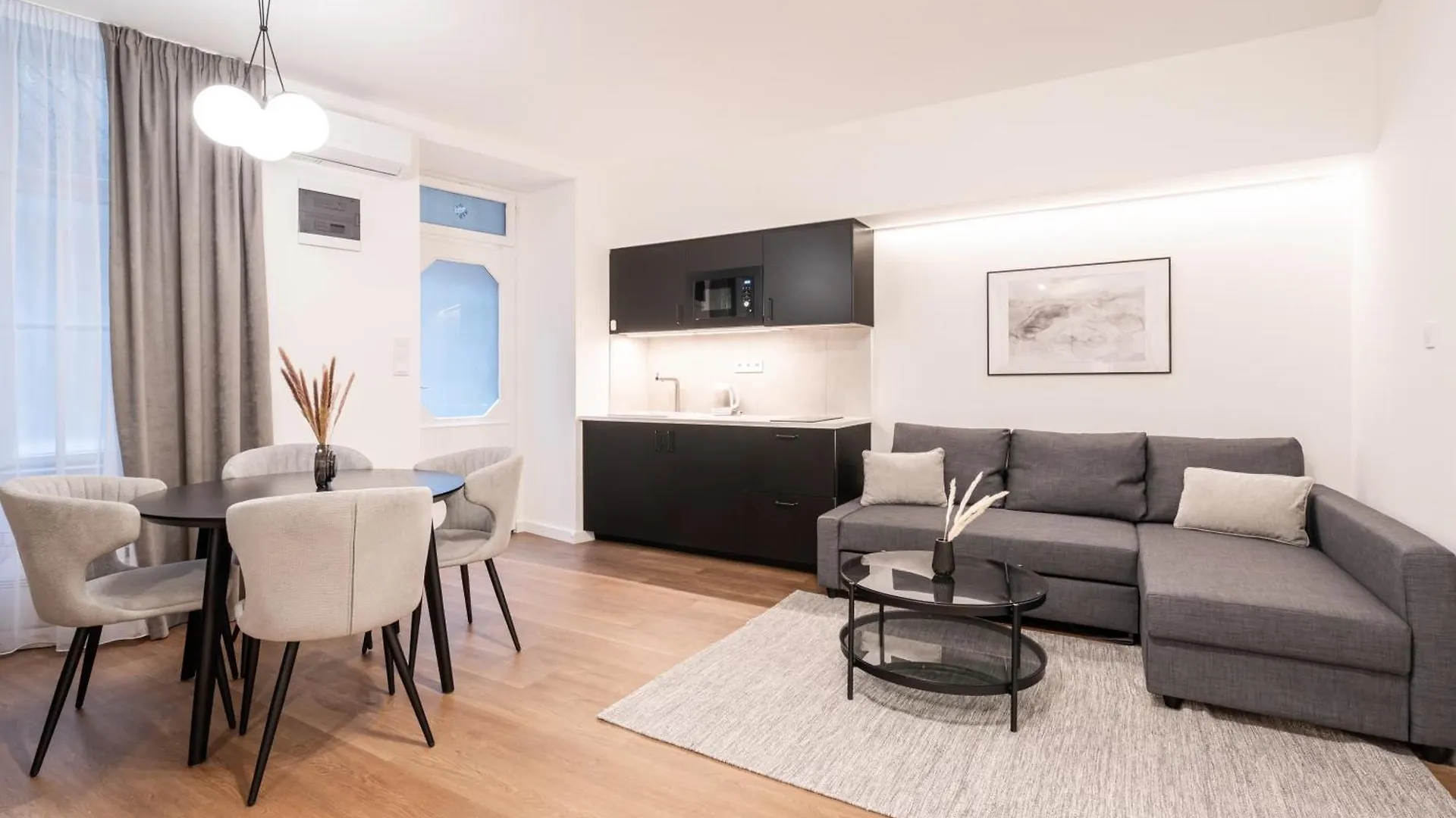 E23 - Grand Boulevard Design Loft - Best Location By Bqa Budapest